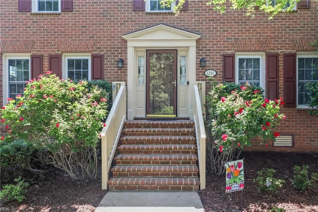 1201 Plantation Lakes CIR, CHESAPEAKE VA 23320 - Photo 3