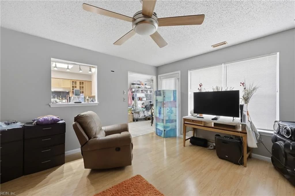 2000 Monument DR, VIRGINIABEACH VA 23464 - Photo 4