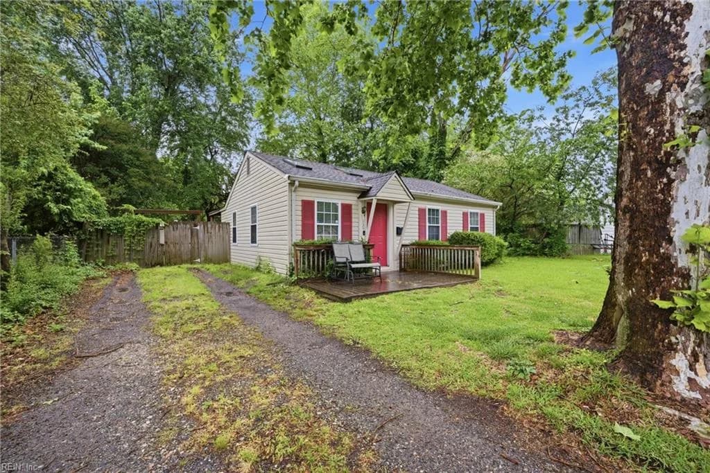 135 Peachtree LN, HAMPTON VA 23669 - Photo 3