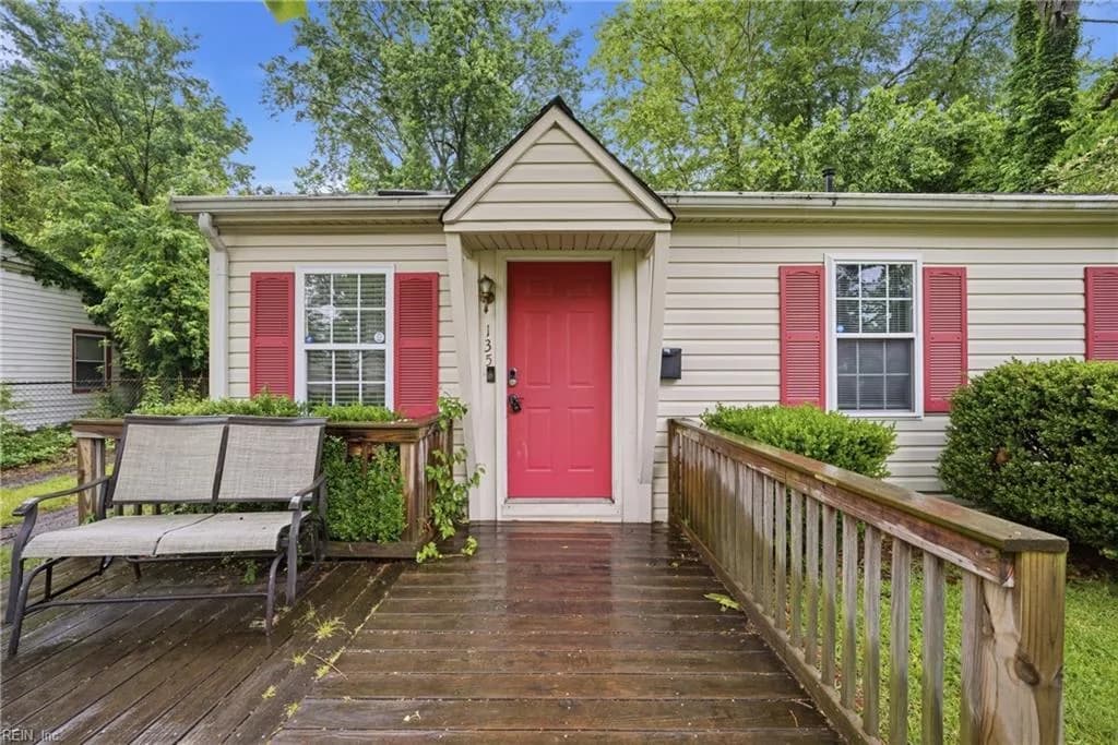 135 Peachtree LN, HAMPTON VA 23669 - Photo 5