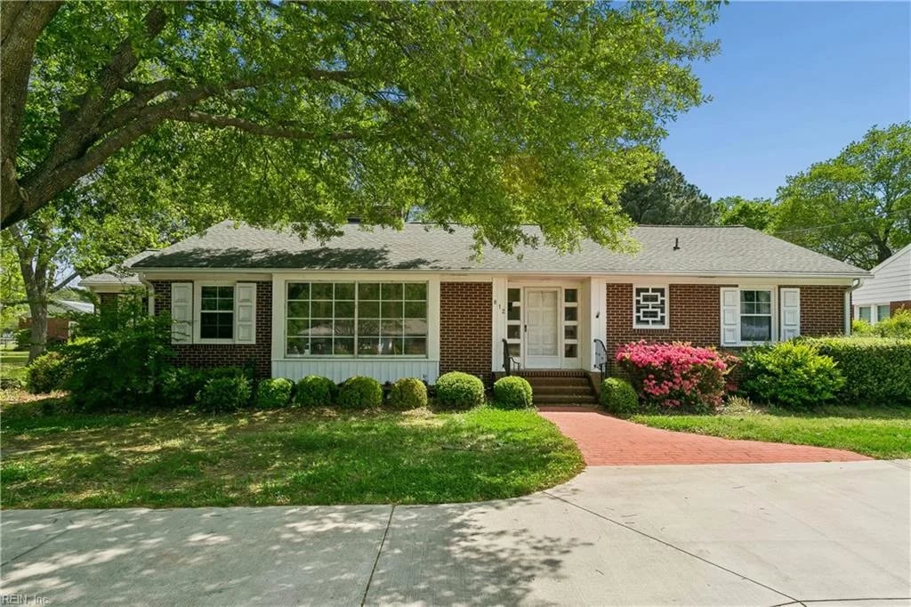 812 Poquoson AVE, Poquoson — 3 bed Residential, 1,990 sqft