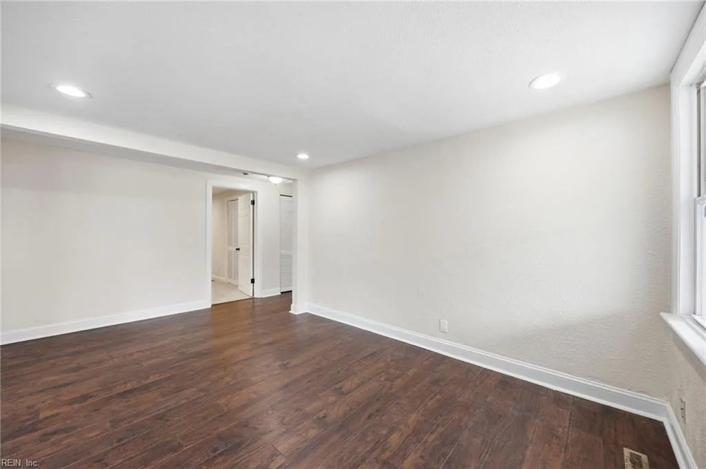 4162 Reid ST, CHESAPEAKE VA 23324 - Photo 4