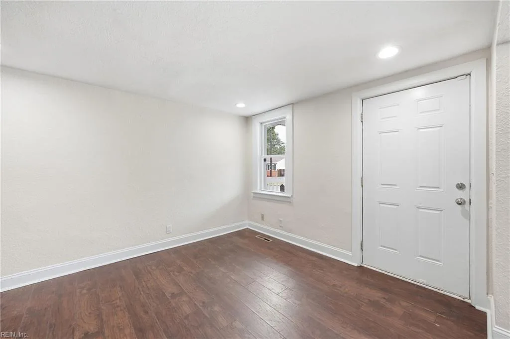 4162 Reid ST, CHESAPEAKE VA 23324 - Photo 5