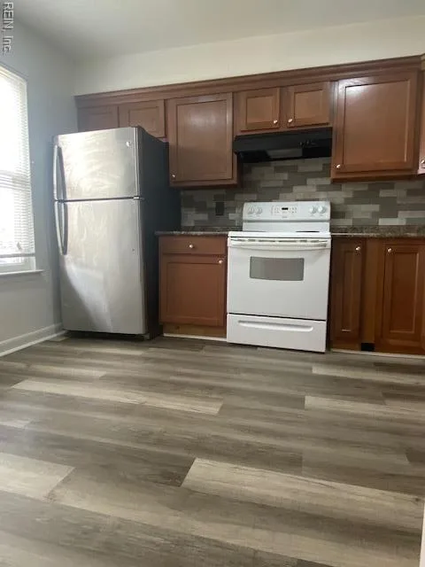 255 Greenbrier AVE, NORFOLK VA 23505 - Photo 3