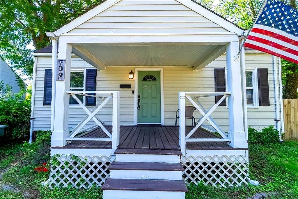 709 Lee ST, HAMPTON VA 23669 - Main photo
