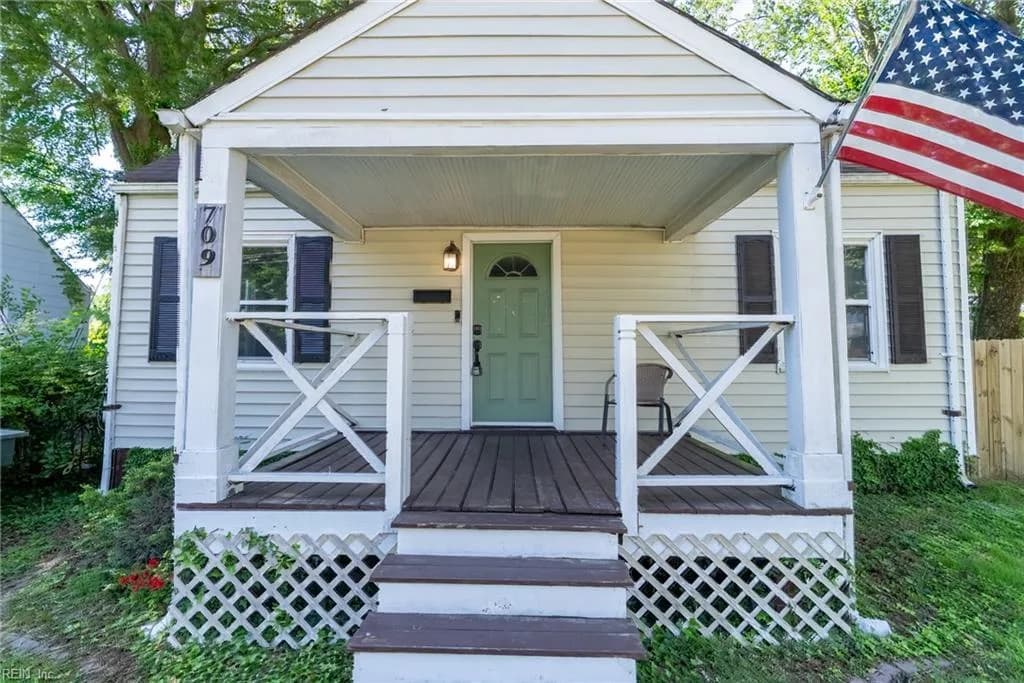 709 Lee ST, HAMPTON VA 23669 - Main photo