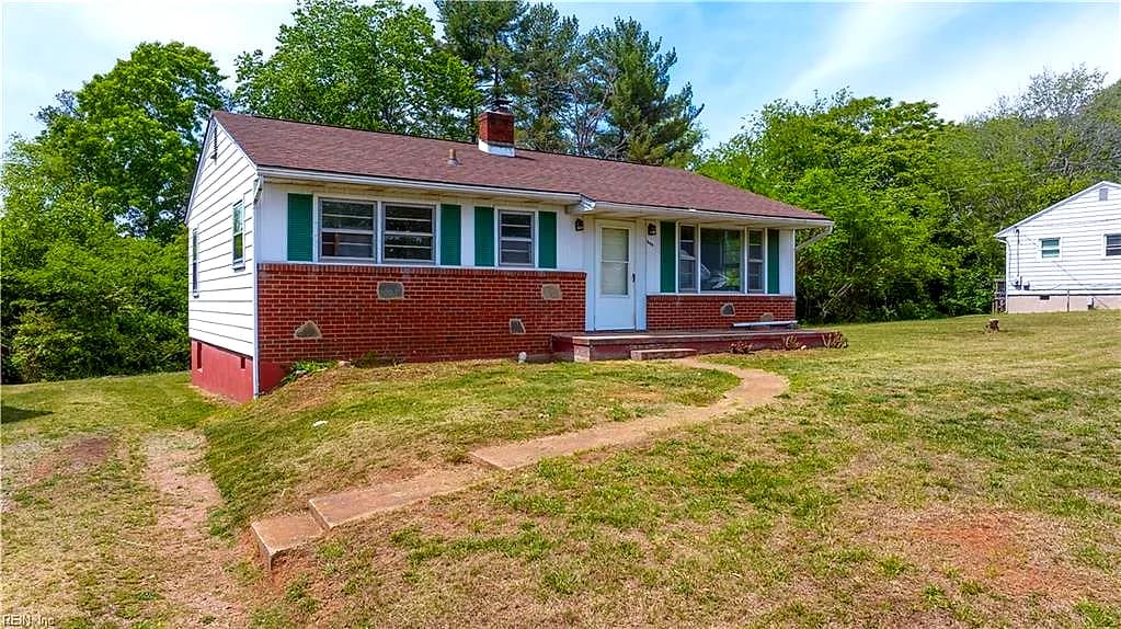 1018 Askin ST, MARTINSVILLE VA 24112 - Photo 2
