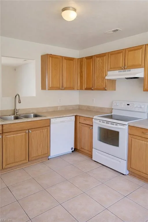 305 Civil CT #F, NEWPORTNEWS VA 23608 - Photo 4