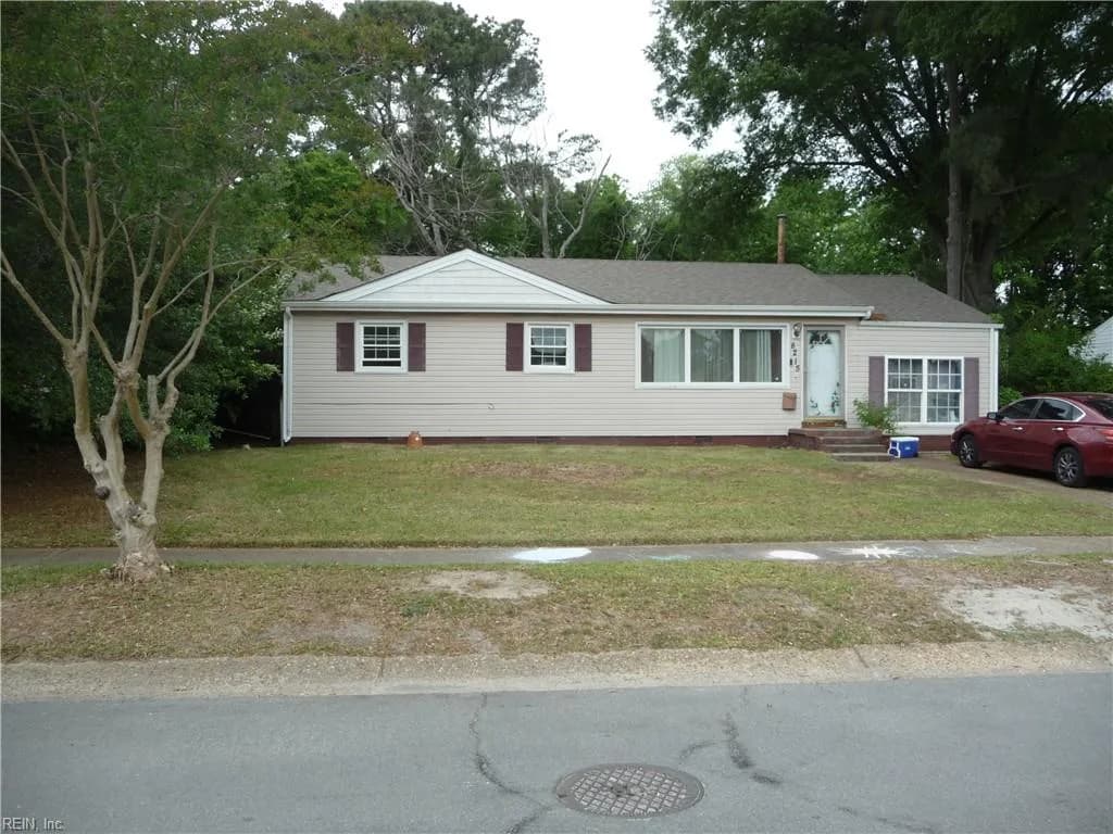 8215 Baywood DR, NORFOLK VA 23518 - Photo 2
