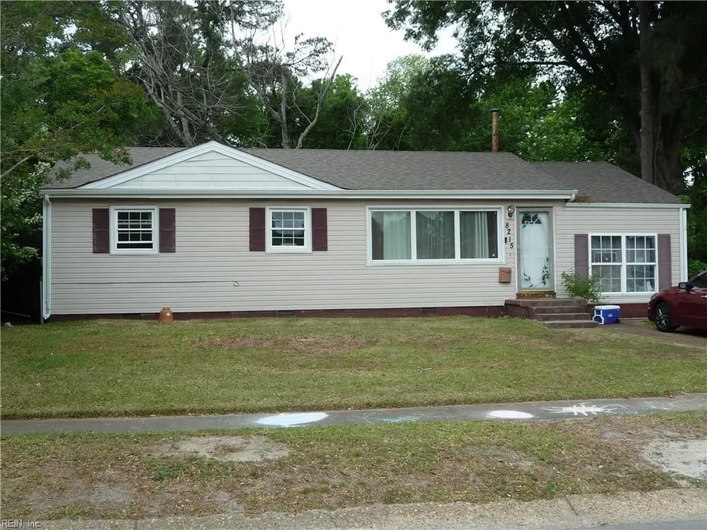 8215 Baywood DR, NORFOLK VA 23518 - Photo 3