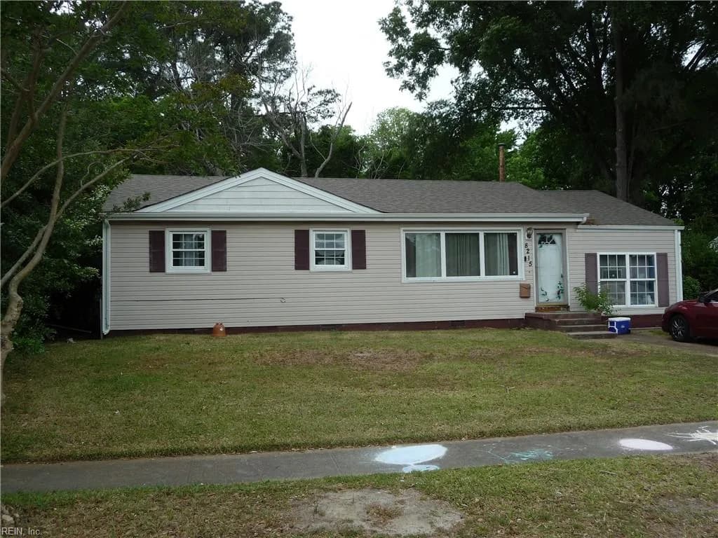 8215 Baywood DR, NORFOLK VA 23518 - Photo 4