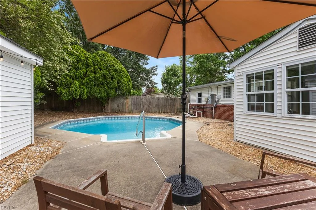 1016 Perth LN, Virginia Beach — 4 bed Residential, 2,074 sqft