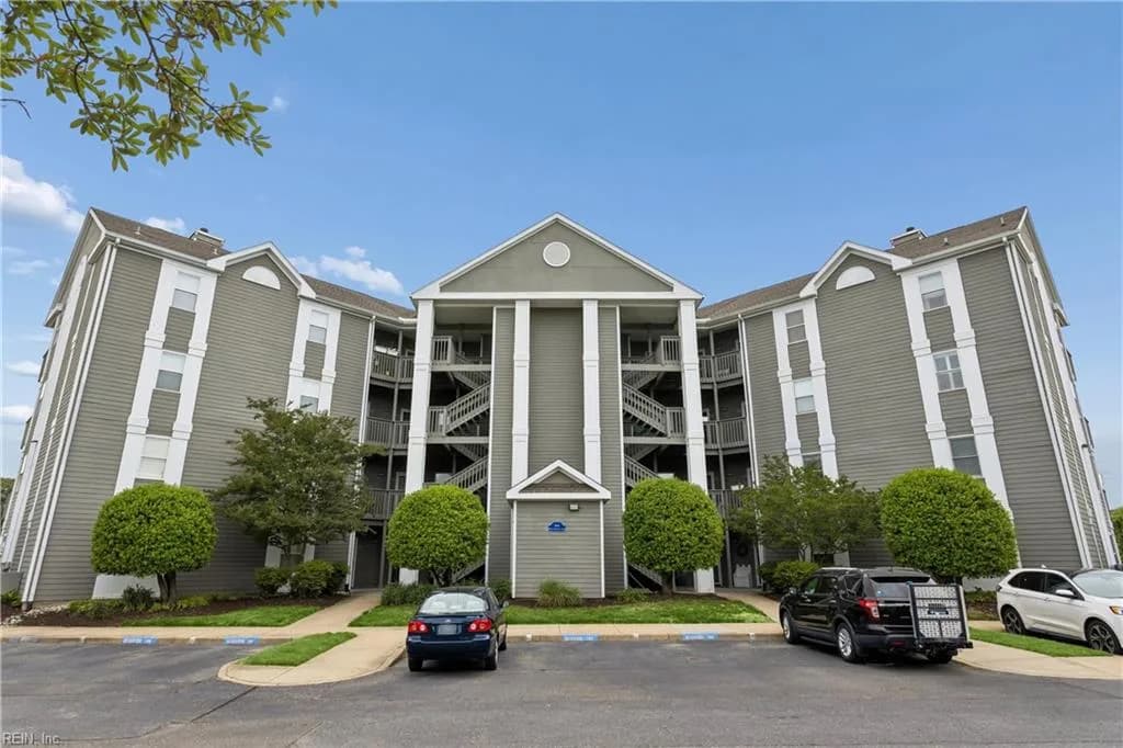 1024 Porte Harbour ARCH #302, HAMPTON VA 23664 - Photo 3