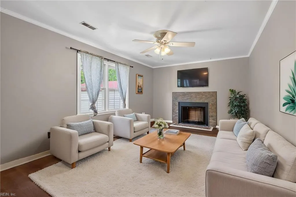 419 Durham ST, HAMPTON VA 23669 - Photo 4