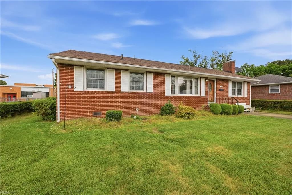 23 Prince George DR, HAMPTON VA 23669 - Photo 3
