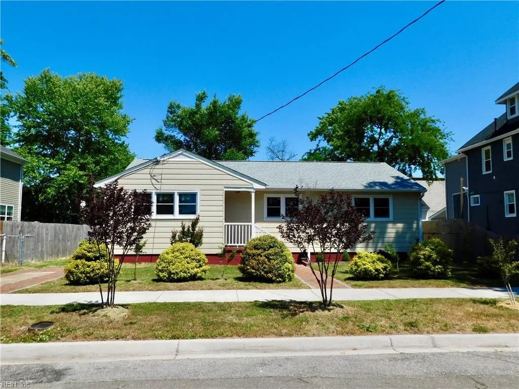 810 W 34th ST, NORFOLK VA 23508 - Photo 2