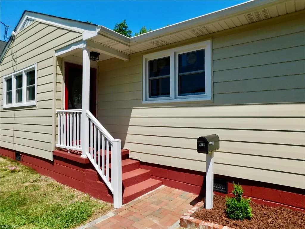 810 W 34th ST, NORFOLK VA 23508 - Photo 4