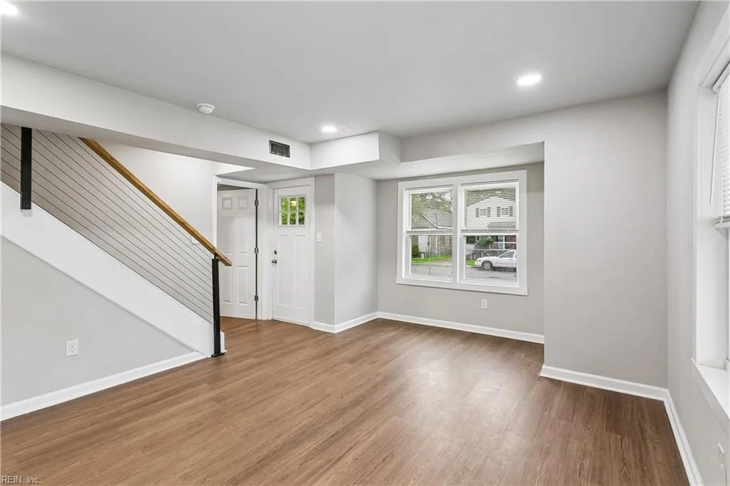 924 Ivy AVE, NEWPORTNEWS VA 23607 - Photo 5