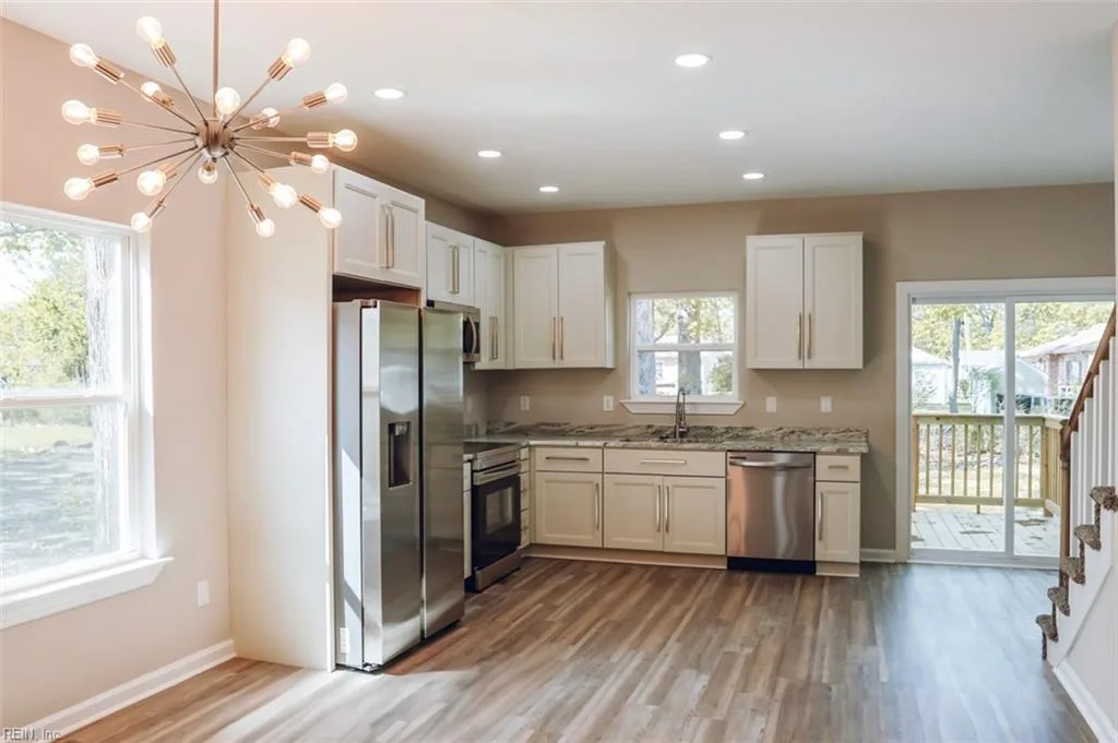 404 Hogart ST, FRANKLIN VA 23851 - Photo 5