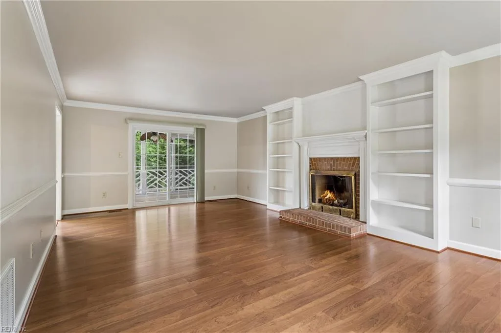 2107 Village Green PW, NEWPORTNEWS VA 23602 - Photo 3