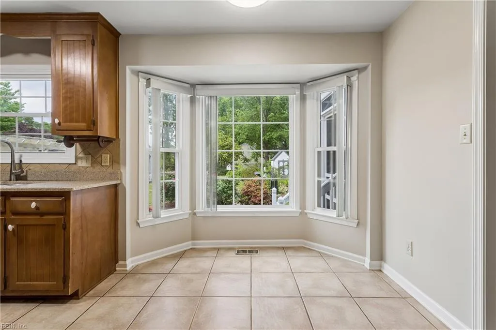 2107 Village Green PW, NEWPORTNEWS VA 23602 - Photo 5