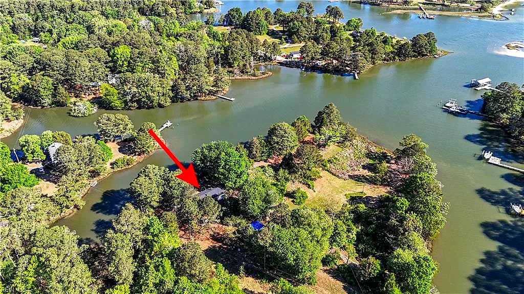 6666 Riverview Inn LN, Gloucester — 3 bed Residential, 1,104 sqft