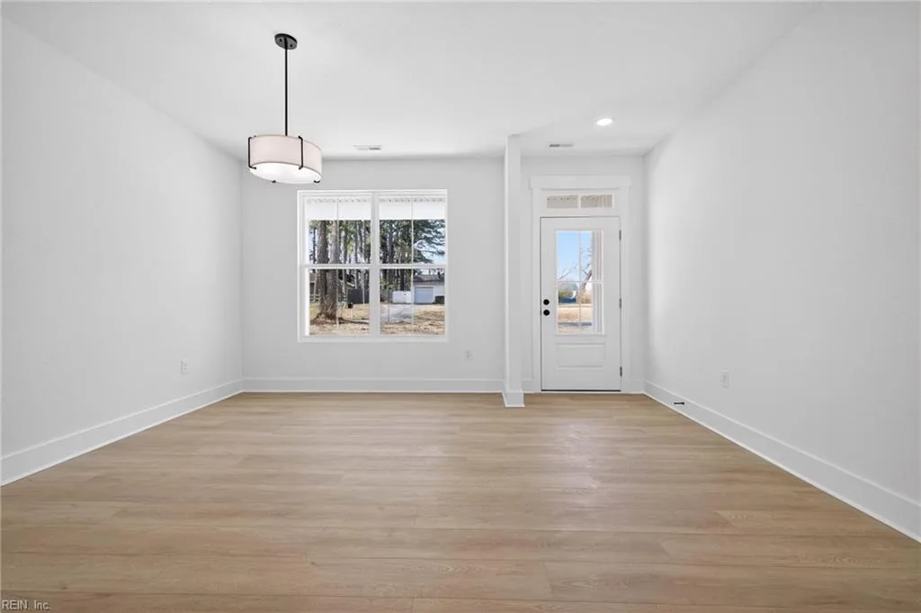 1635 Colonial AVE, SMITHFIELD VA 23430 - Photo 5