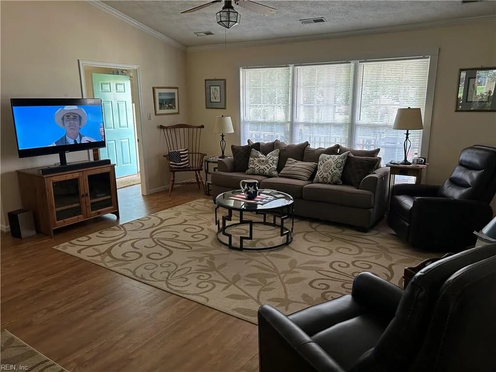 111 Faulkner RD, YORKTOWN VA 23692 - Main photo