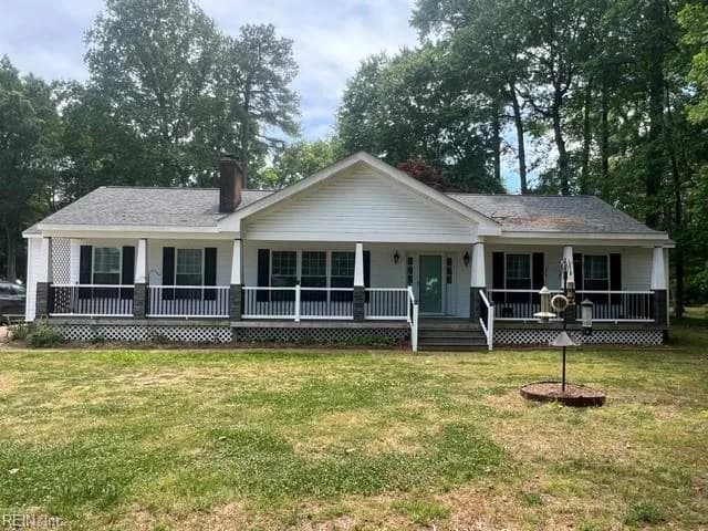 111 Faulkner RD, YORKTOWN VA 23692 - Main photo