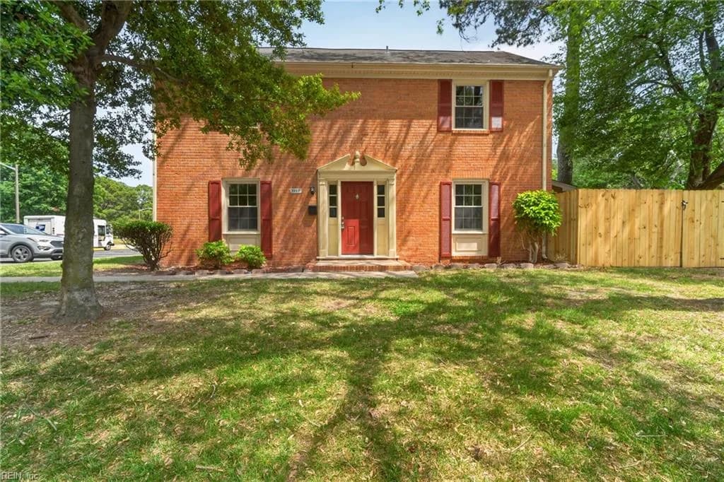 399 Circuit LN #F, NEWPORTNEWS VA 23608 - Photo 2