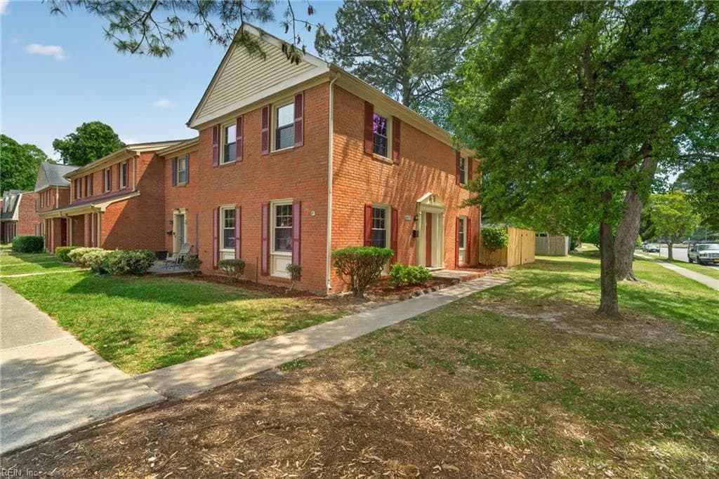 399 Circuit LN #F, NEWPORTNEWS VA 23608 - Photo 4