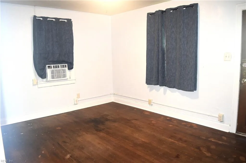 436 Seminole RD, HAMPTON VA 23661 - Photo 5