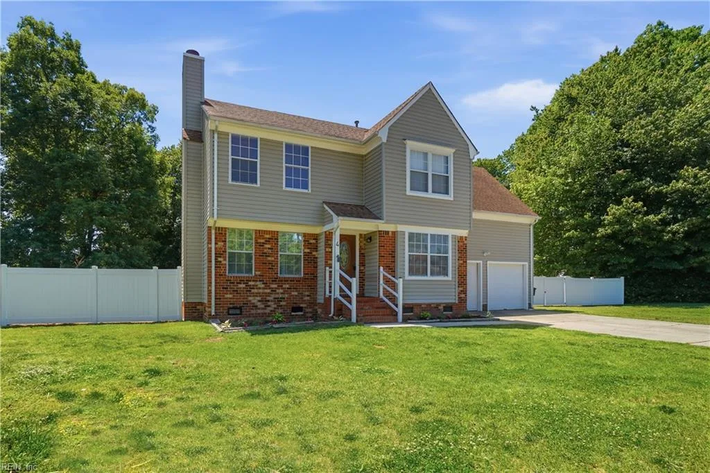 4 Eaver CT, Portsmouth — 4 bed Residential, 2,300 sqft