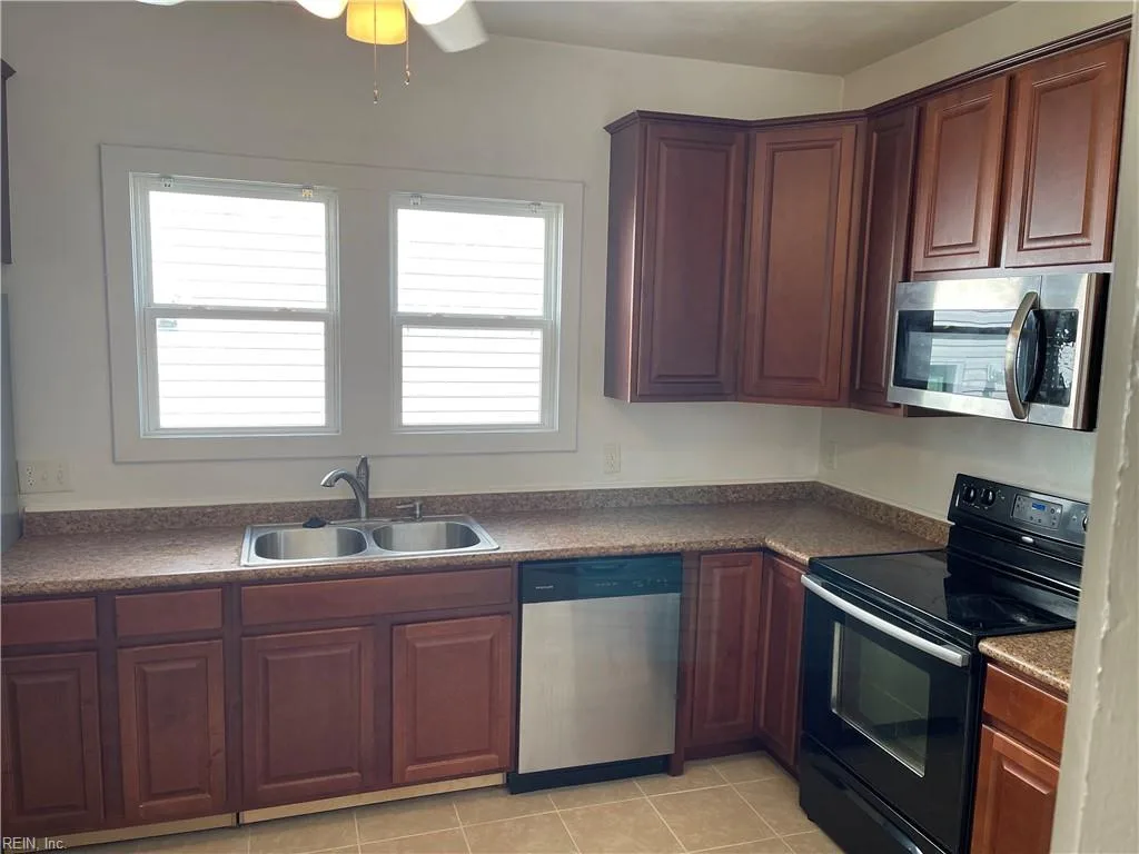 1316 W 39th ST, NORFOLK VA 23509 - Photo 5