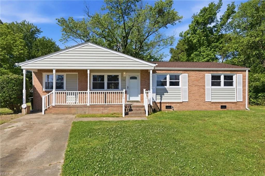 1027 Barry CT, HAMPTON VA 23666