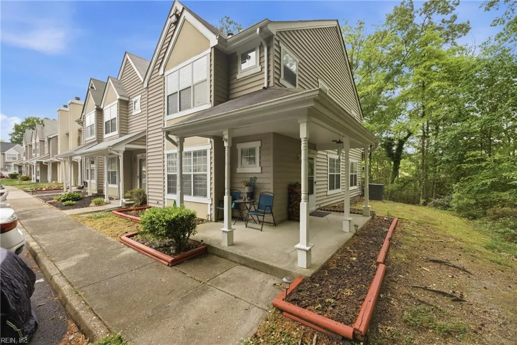 378 Rivers Ridge CIR, Newport News — 3 bed Residential, 1,500 sqft