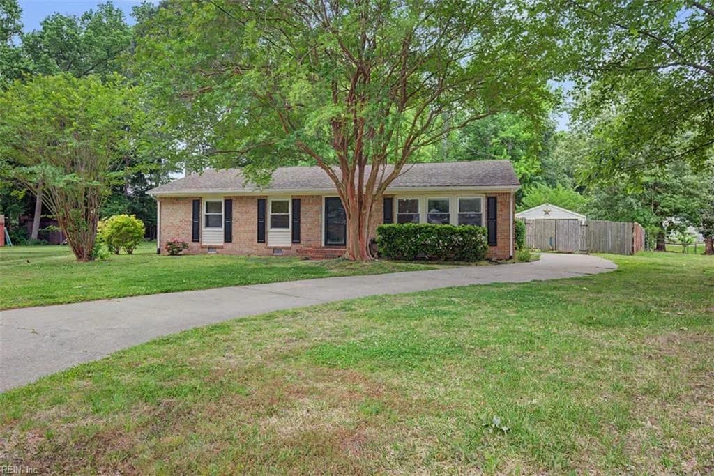 4925 Vico DR, CHESAPEAKE VA 23321 - Photo 2