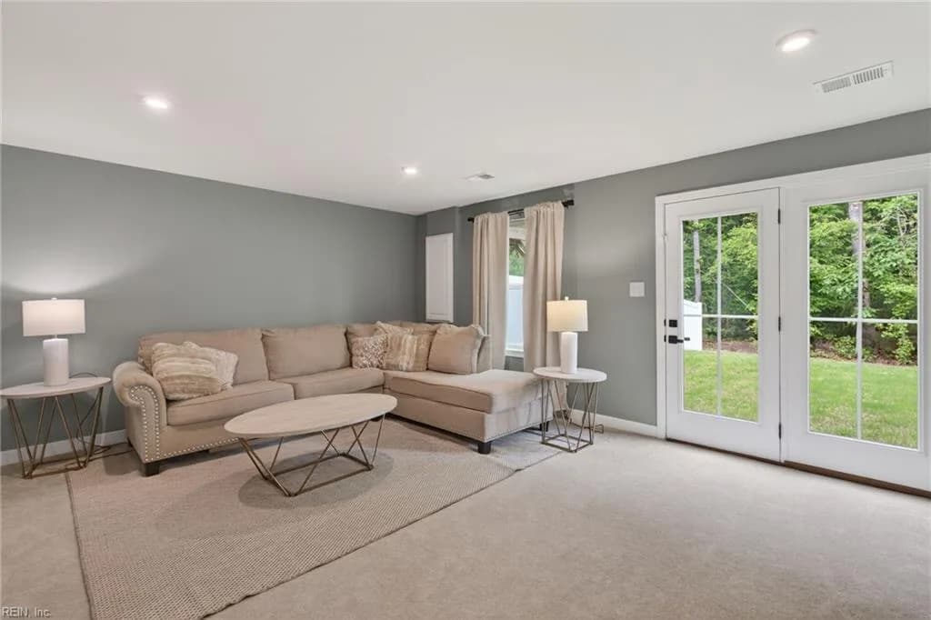 121 Fishermans WAY, POQUOSON VA 23662 - Photo 5