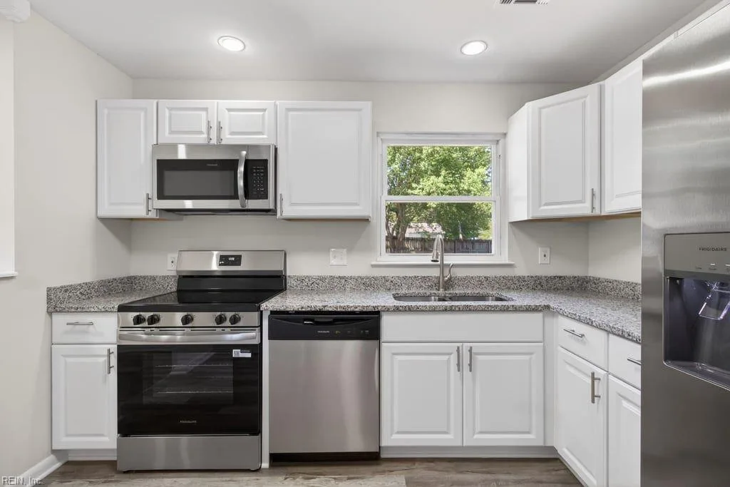341 Malden LN, NEWPORTNEWS VA 23602 - Photo 3