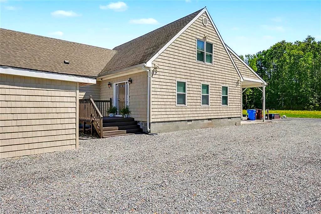 433 Truitt RD, Chesapeake — 4 bed Residential, 4,459 sqft