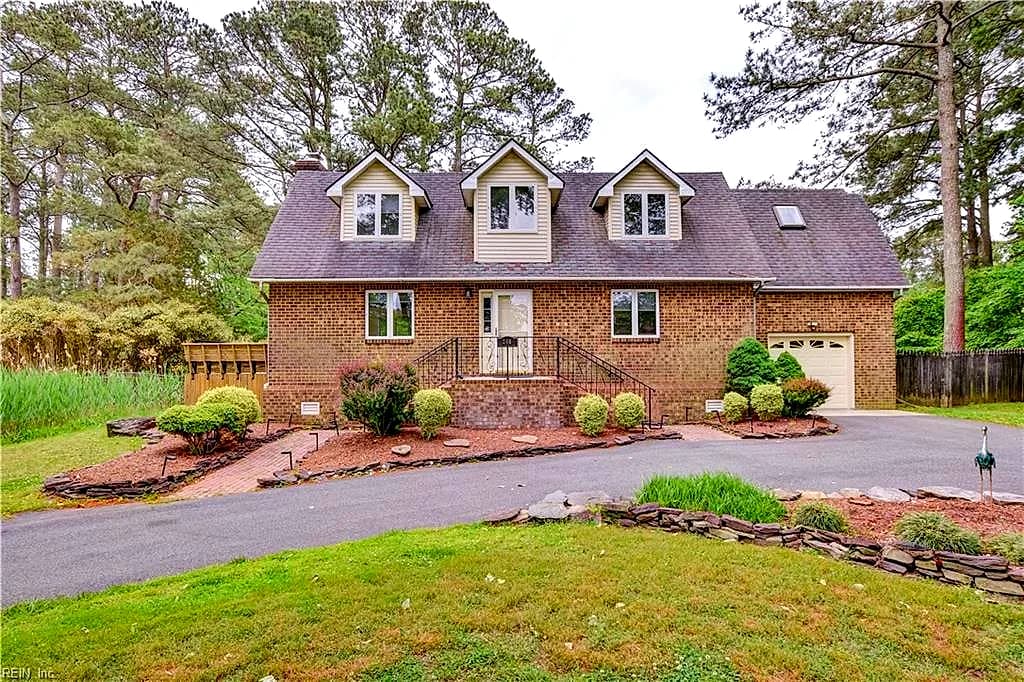 246 Hunts Neck RD, POQUOSON VA 23662 - Main photo