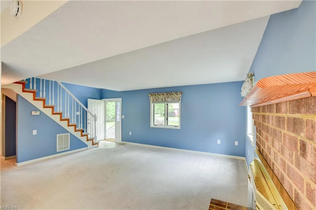 246 Hunts Neck RD, POQUOSON VA 23662 - Photo 5