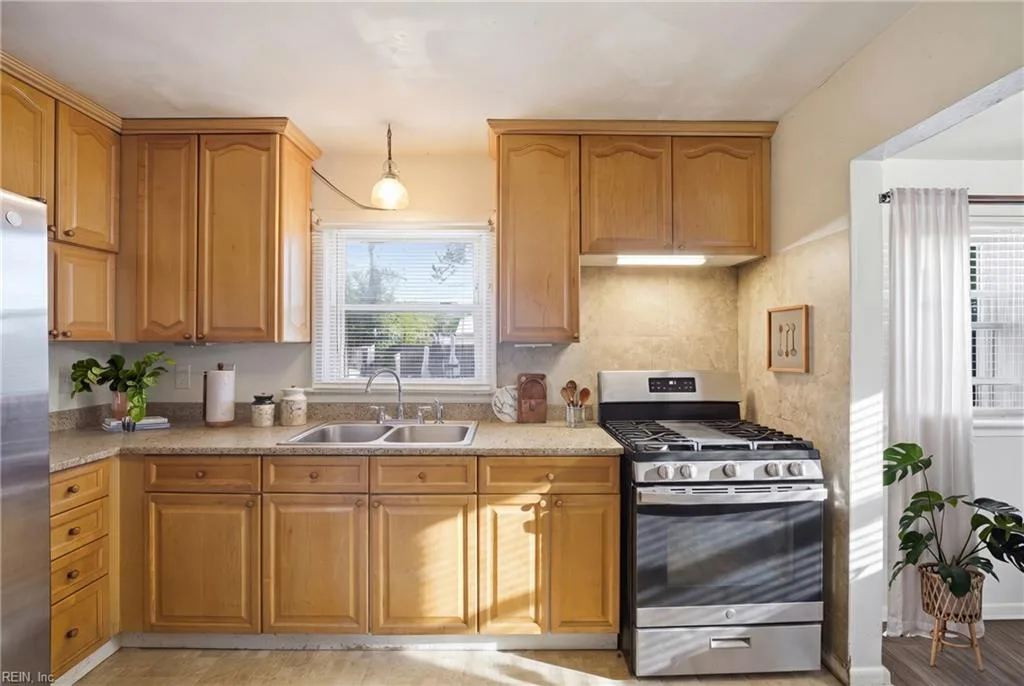 1424 Ramsey RD, NORFOLK VA 23503 - Photo 5