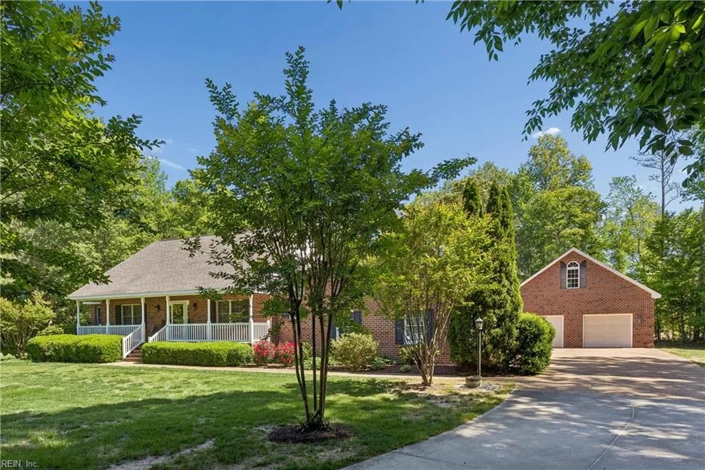 4202 Hall Oaks DR, GLOUCESTER VA 23061 - Photo 5