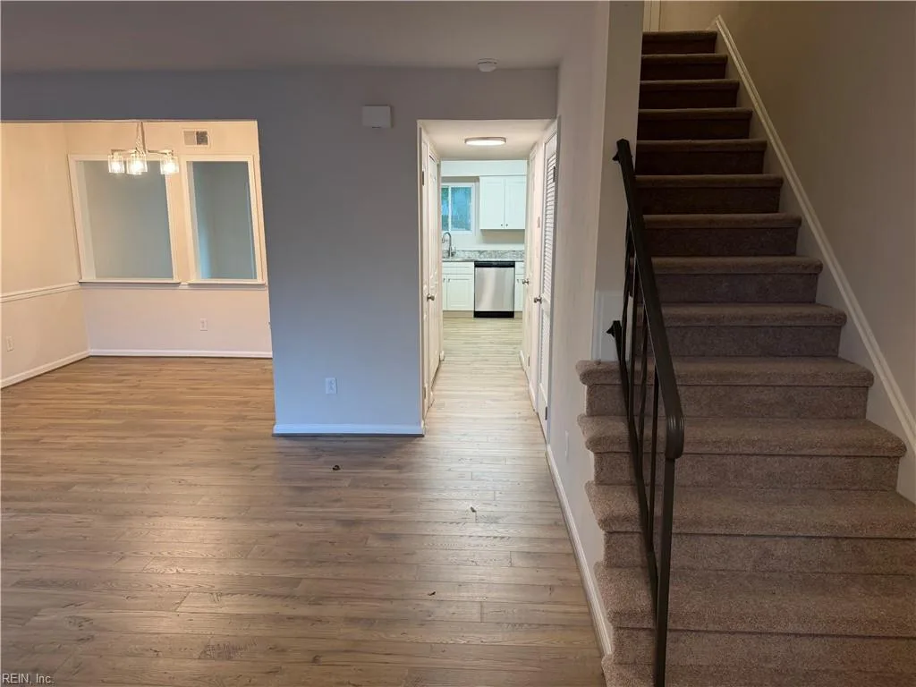 3201 Chesterton CT, VIRGINIABEACH VA 23453 - Photo 4
