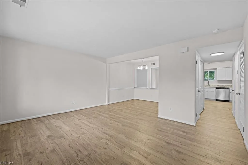 3201 Chesterton CT, VIRGINIABEACH VA 23453 - Photo 5