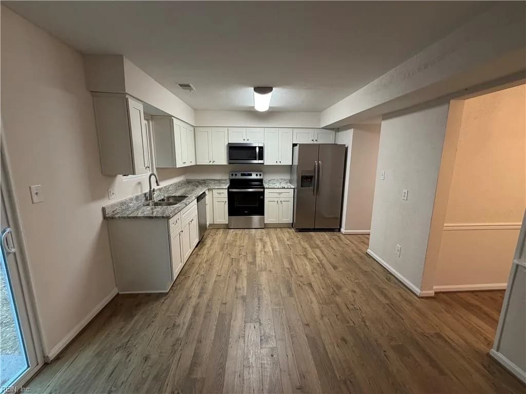 3201 Chesterton CT, VIRGINIABEACH VA 23453 - Photo 5