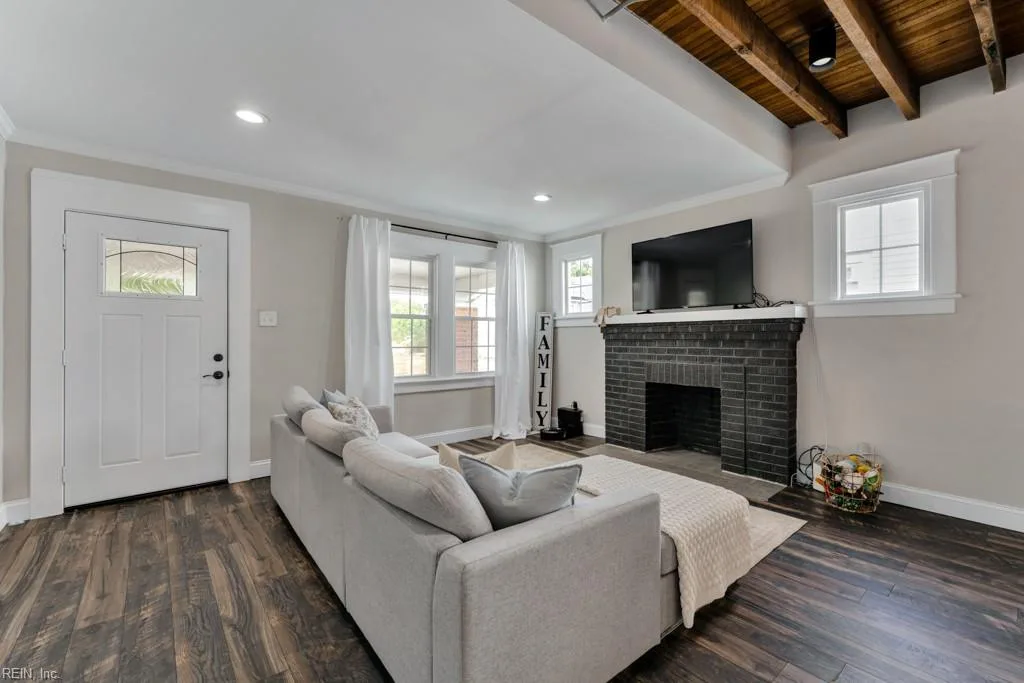 414 W 28th ST, NORFOLK VA 23508 - Photo 4