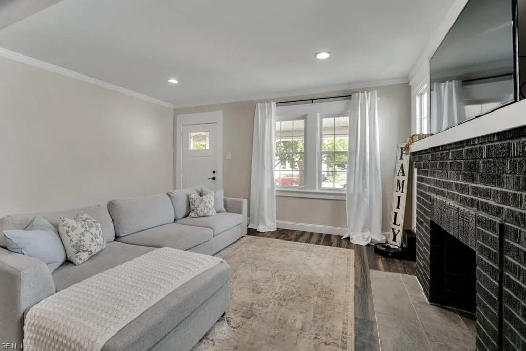 414 W 28th ST, NORFOLK VA 23508 - Photo 5