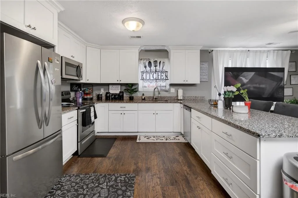 9 Cammy CIR, PORTSMOUTH VA 23703 - Photo 4